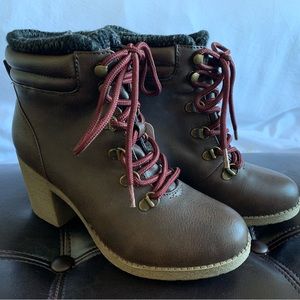 Jellypop Amedee brown lace-up bootie